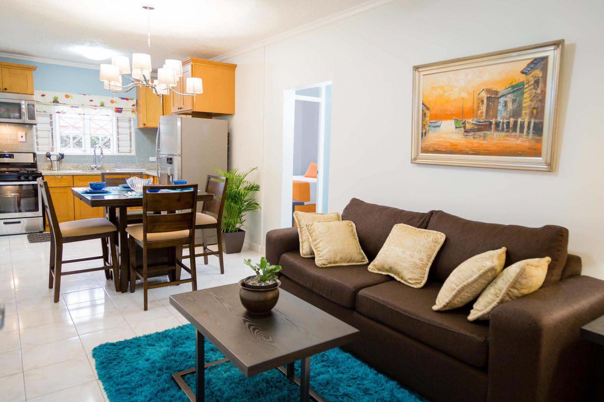 Centrally Located Guest Apartments Kingston Exteriör bild